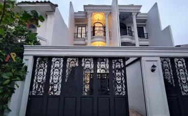 Rumah Dekat Pusat Kota