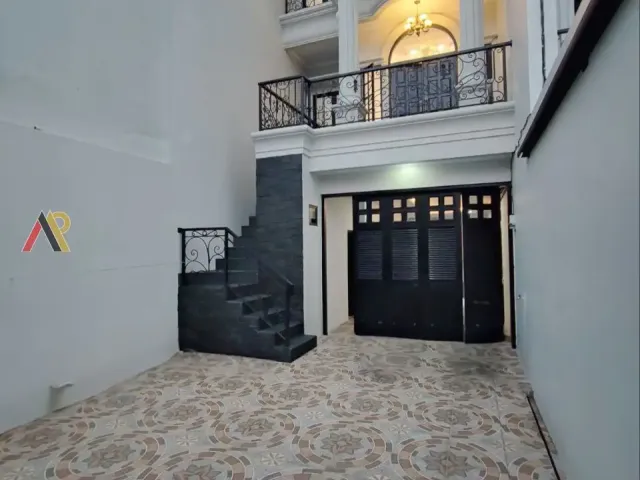 Rumah Dekat Pusat Kota