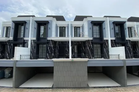 Rumah Fasilitas Pool