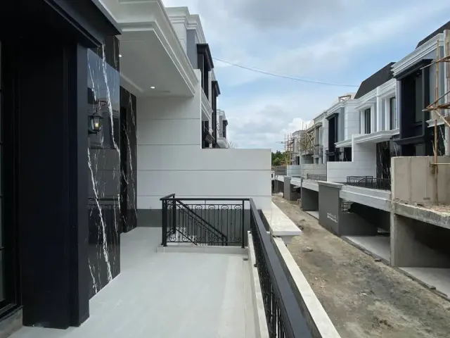 Rumah Fasilitas Pool