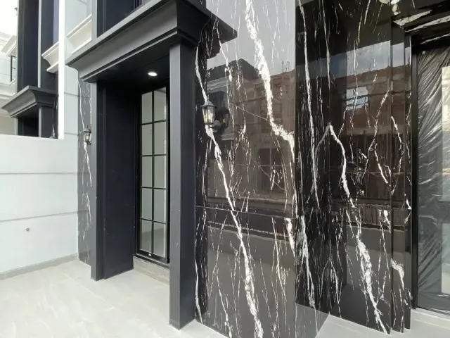 Rumah Fasilitas Pool