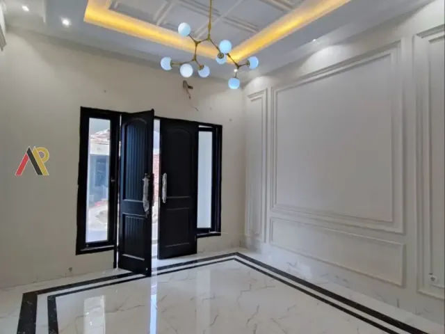 Rumah 3 Lantai Plus Rooftop