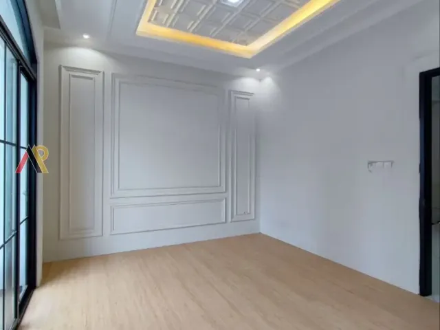 Rumah 3 Lantai Plus Rooftop