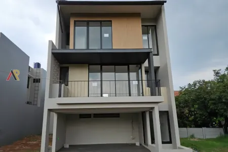 Rumah Dekat Taman Mini