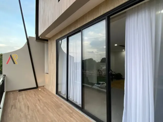 Rumah Dekat Taman Mini