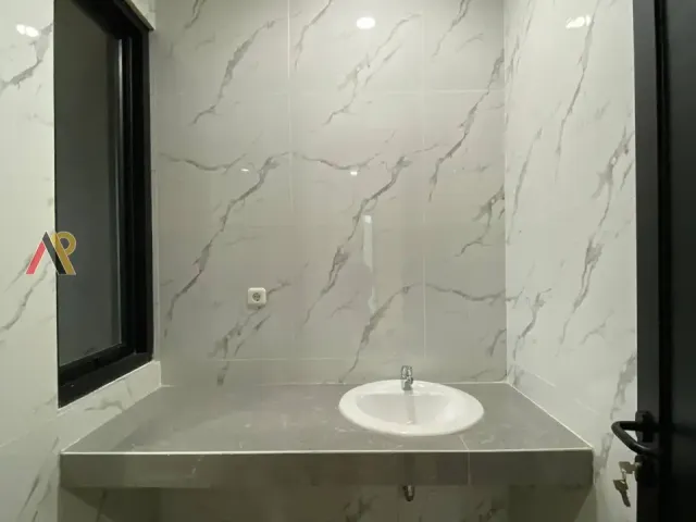 Rumah Dekat Taman Mini