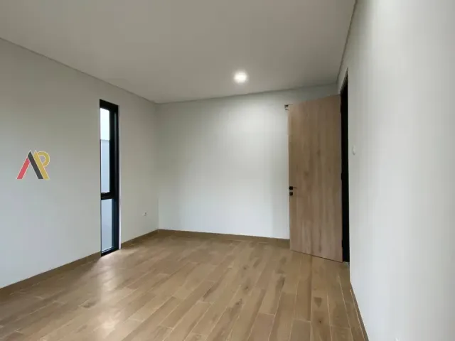 Rumah Dekat Taman Mini