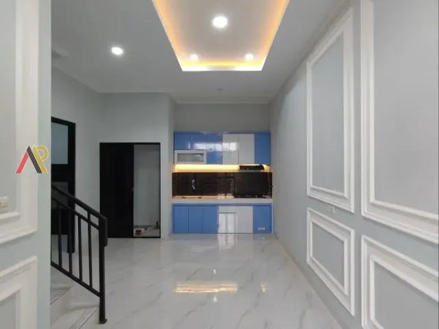 Townhouse Pinggir Jalan Tol