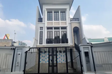 Rumah Mewah Dekat Simatupang