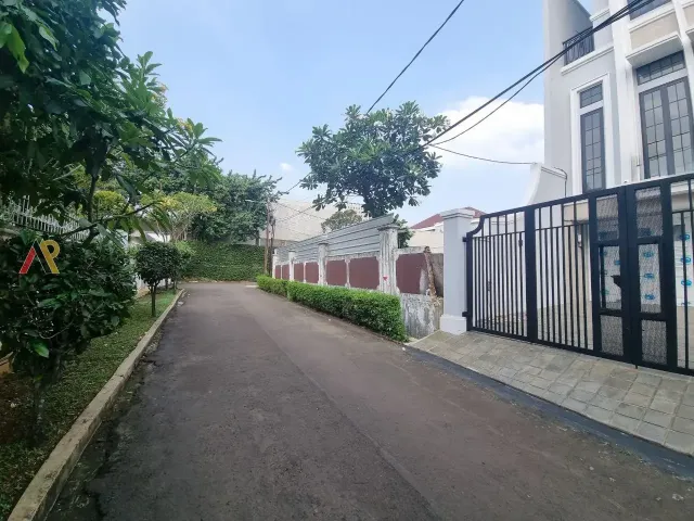 Rumah Mewah Dekat Simatupang