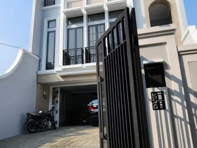 Rumah Mewah Dekat Simatupang