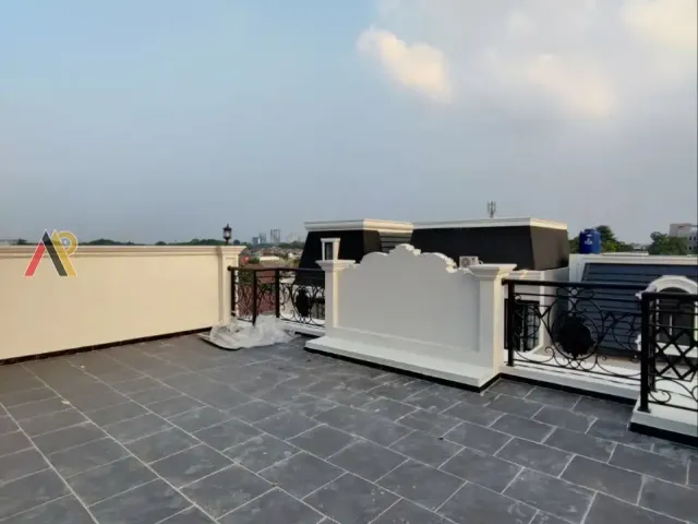 Rumah Rooftop Dekat Avicenna