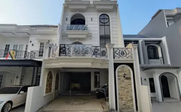 Rumah Rooftop Dekat Avicenna