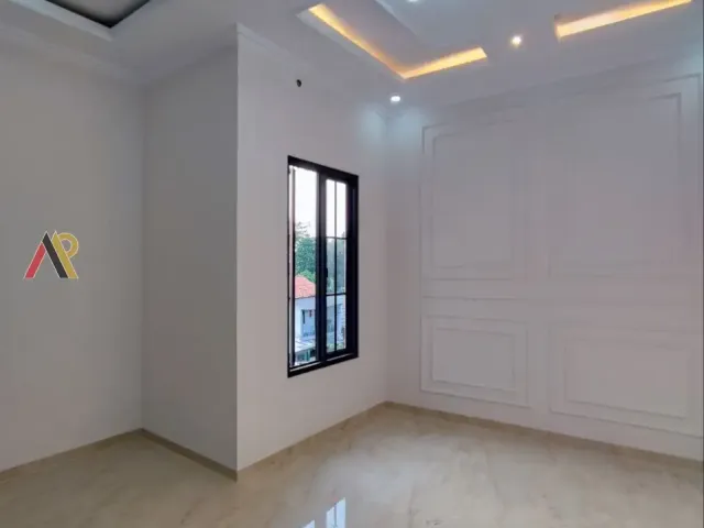 Rumah Rooftop Dekat Avicenna