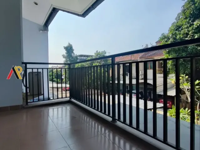 Hunian Pojok Cluster Besar Hunian Pojok Cluster Besar