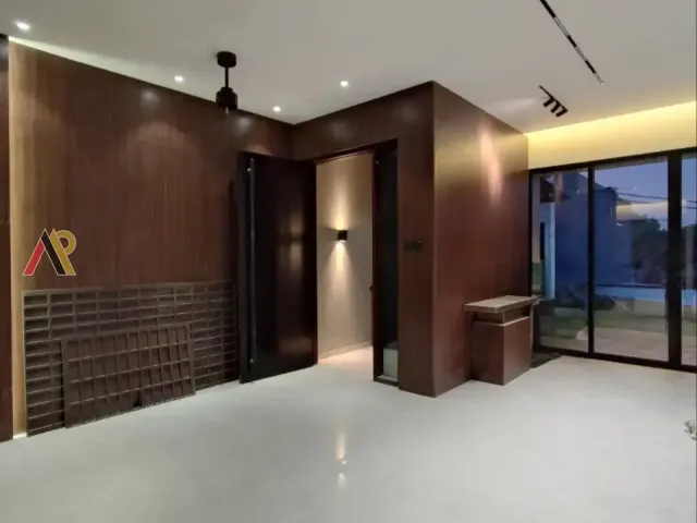 Rumah 3 Lantai Dalam Cluster