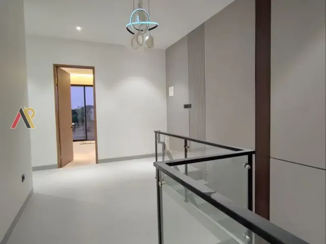 Rumah 3 Lantai Dalam Cluster