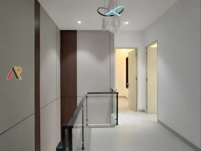 Rumah 3 Lantai Dalam Cluster