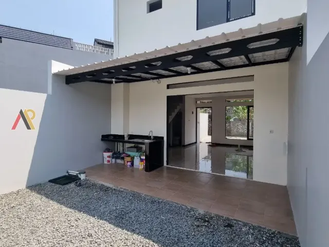 Dijual Rumah Strategis Pancoran Mas