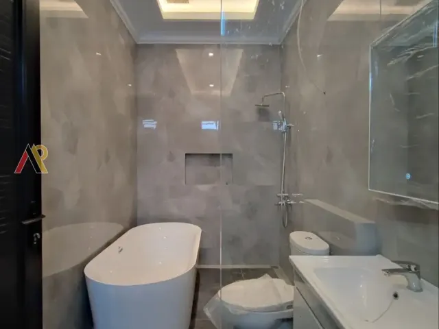 Rumah Mewah Dekat Ragunan