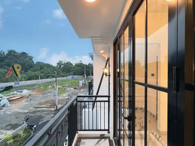 Cluster Ada Kolam Renang