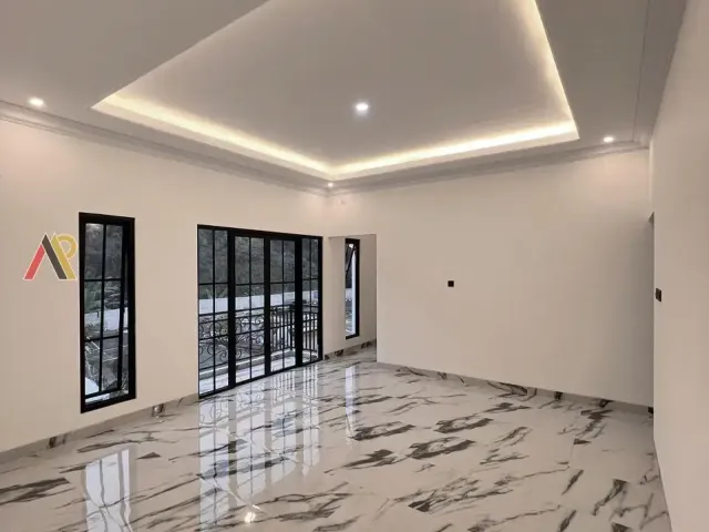 Cluster Ada Kolam Renang