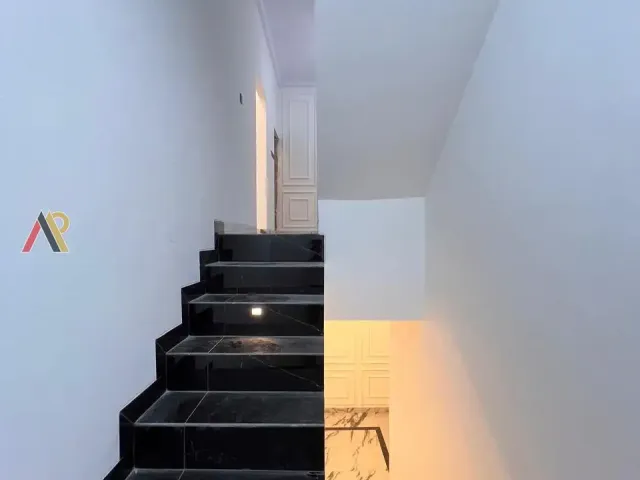 Cluster Ada Kolam Renang