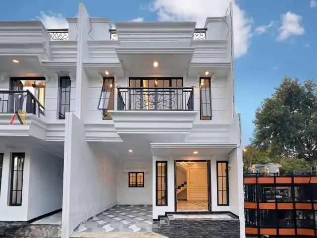 Cluster Ada Kolam Renang