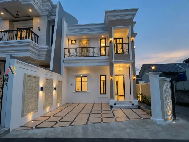 Rumah Hook Perbatasan Jaksel