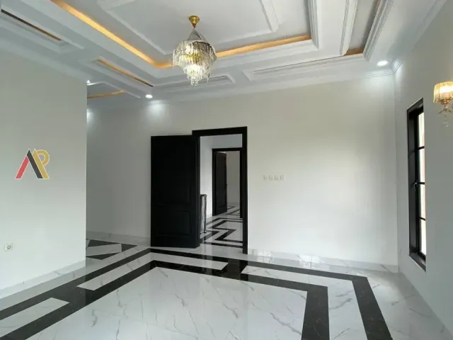 Rumah Hook Perbatasan Jaksel