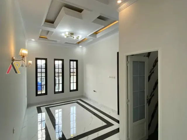 Rumah Hook Perbatasan Jaksel