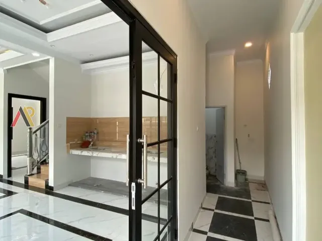 Rumah Hook Perbatasan Jaksel