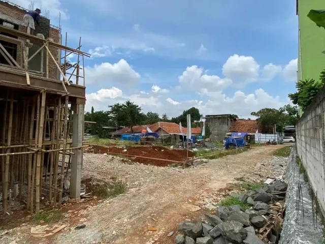 Rumah 3 Lantai Bambu Apus