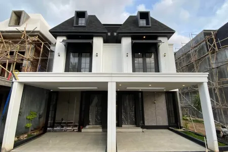 Rumah 3 Lantai Bambu Apus