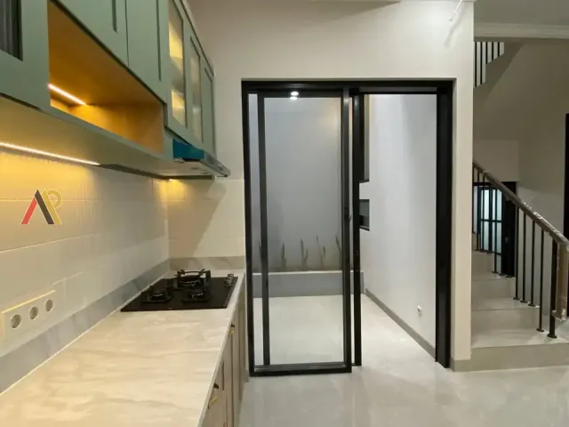 Rumah 3 Lantai Bambu Apus