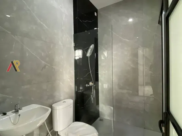 Rumah 3 Lantai Bambu Apus