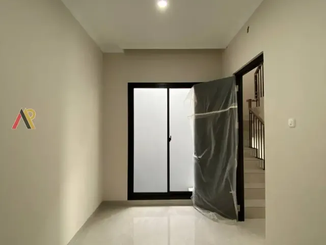 Rumah 3 Lantai Bambu Apus