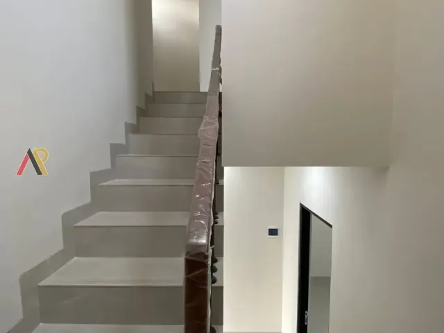 Rumah 3 Lantai Bambu Apus