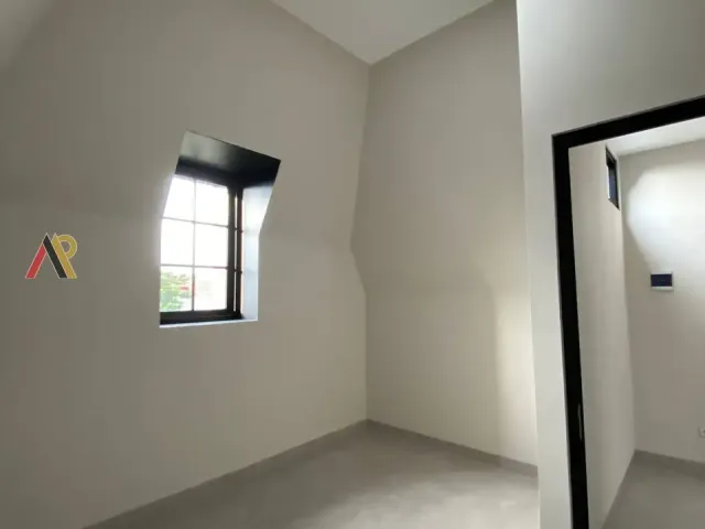 Rumah 3 Lantai Bambu Apus