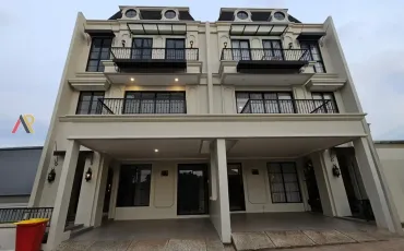 Rumah Mewah 4 Lantai