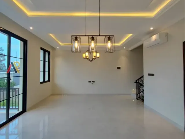 Rumah Mewah 4 Lantai