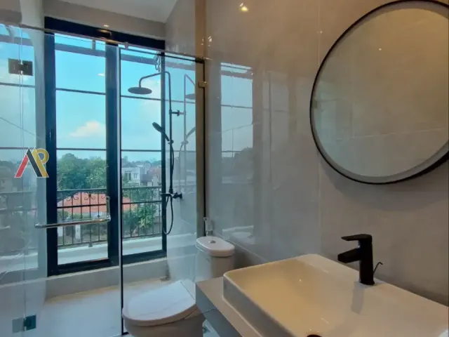 Rumah Mewah 4 Lantai