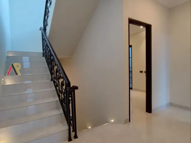 Rumah Mewah 4 Lantai