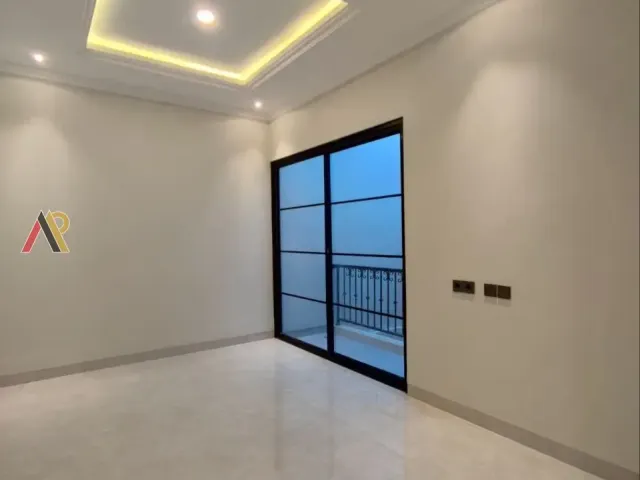 Rumah Mewah 4 Lantai