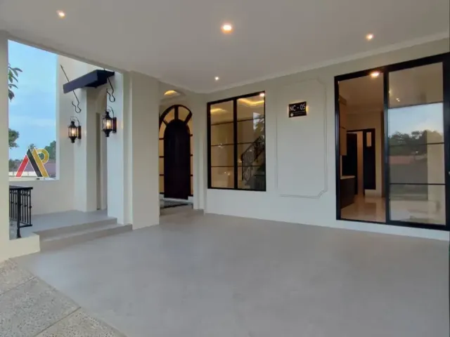 Rumah Mewah 4 Lantai