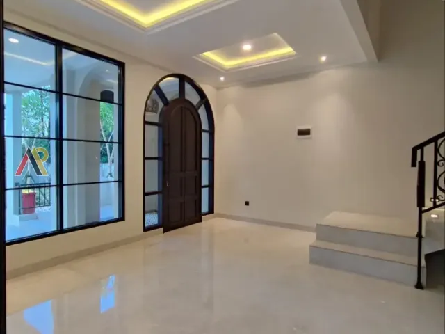Rumah Mewah 4 Lantai