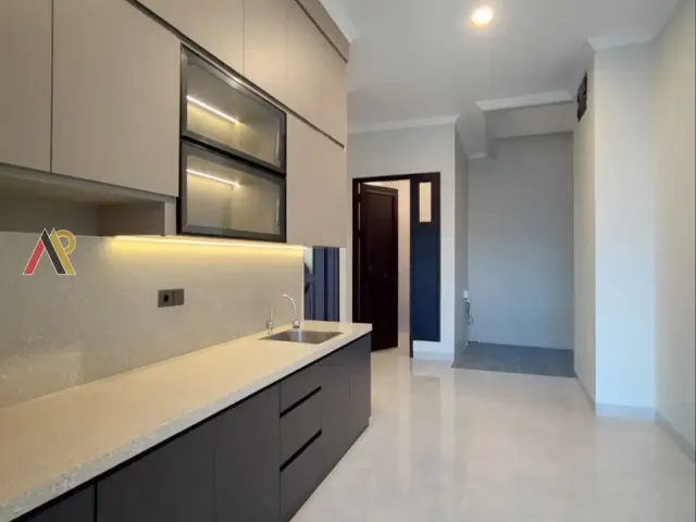 Rumah Mewah 4 Lantai