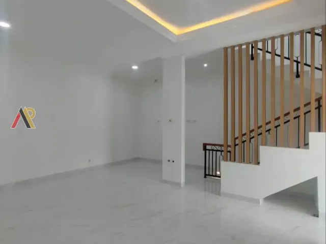 Rumah Komplek Besar Cinere