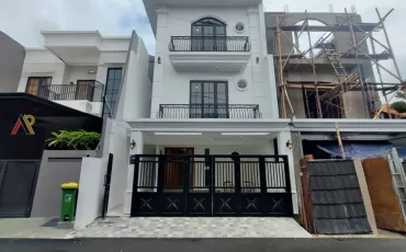 Rumah Komplek Besar Cinere