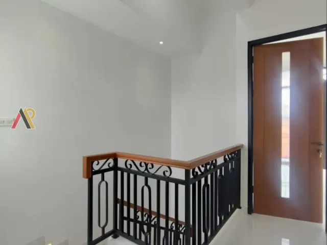 Rumah Komplek Besar Cinere